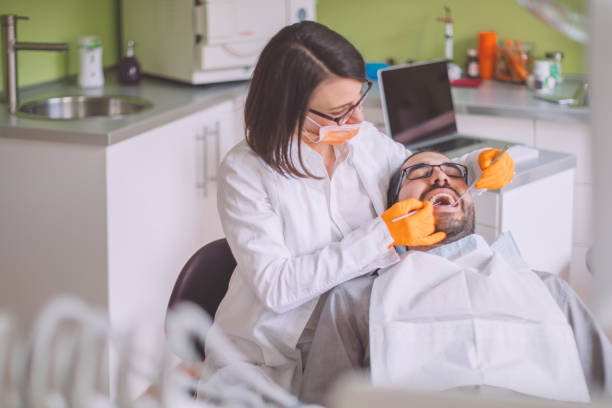 Best Weekend Emergency Dental Services in Lauderdale Lakes, WI